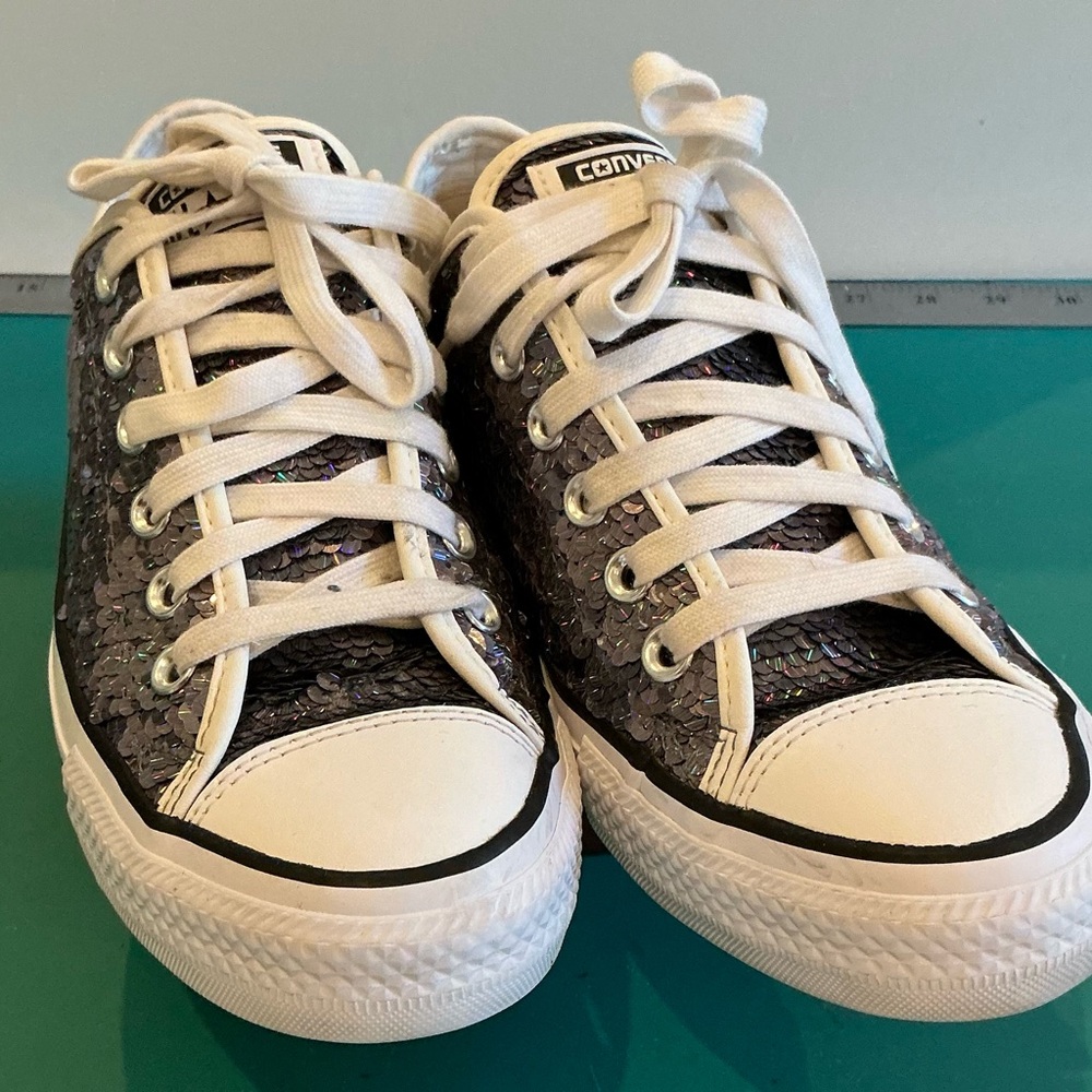Converse Chuck Taylor All Star Low-Top Sequin Sneakers Size 7